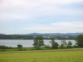 Zicht op de Greifensee van Maur naar Uster