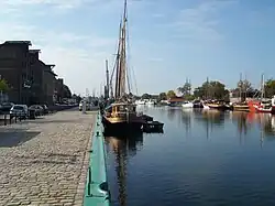 Museumhaven aan de rivier Ryck