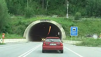 De noordelijke tunnelingang van de Grenztunnel Füssen aan Duitse zijde