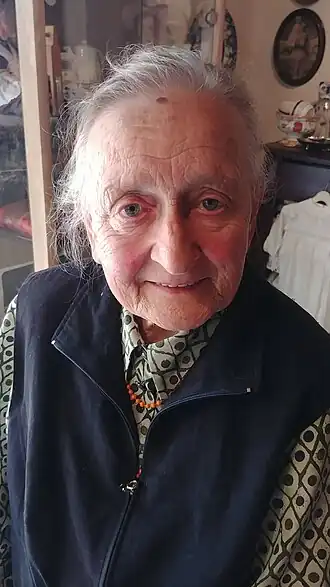 Grietje Post in haar Oudheidkamer in Werkendam, 2018