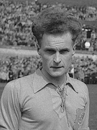 Groeneveld in 1951 als speler van Nederland