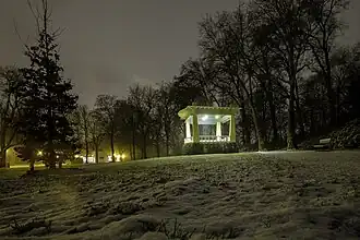 Muziekkoepel in de winter