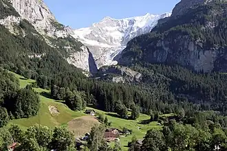 De Gross Fiescherhorn (rechts) gezien vanuit Grindelwald