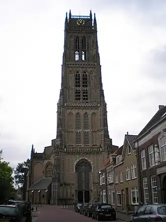 Grote of Sint Maartenskerk aan het Kerkplein 1