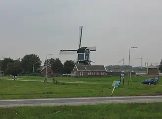 Zicht op de Grote Molen en de Polder