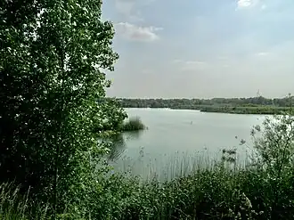 De grootste vijver van het Bos van Aa is tien hectare groot.