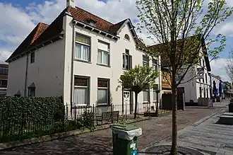 Voormalige looierij (r) en woonhuis in 2020