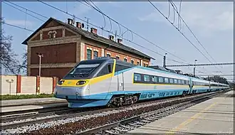 Een pendelino van ČD bij de spoorweghalte Grygov