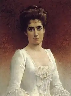 Jonge vrouw in witte jurk