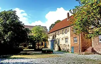 Hofzijde, woonhuis en schuur