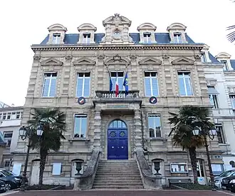 Gemeentehuis Hôtel de ville van Saint-Cloud