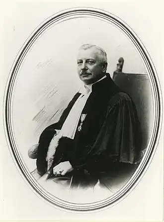 Savelberg in toga, ca. 1930.