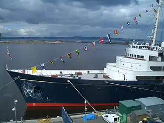 HMY Britannia in de haven van Edinburgh