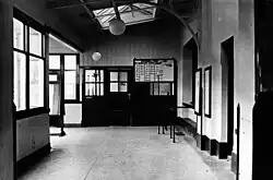 De hal van het voormalige station, 1945 - 1950