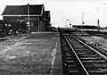 Stationsgebouw met perron in 1970
