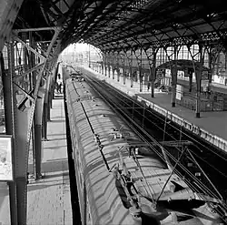 De voormalige stationskap op het noordelijk deel van het station van George van Heukelom. In 2011 zijn de restanten gesloopt.