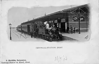 Een stoomlocomotief op station Zeist, 1903