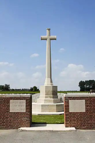 Toegang en Cross of Sacrifice