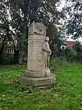 Monument voor de pioniers in 2023: klimplaten moeten het monument op termijn bedekken.
