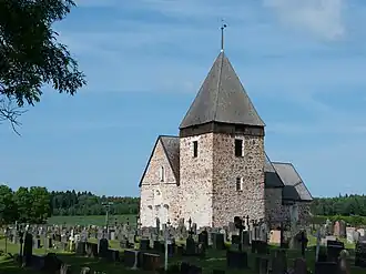De kerk gezien vanuit het zuidwesten.