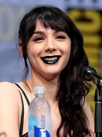 Hannah Marks in 2017 op San Diego Comic-Con International