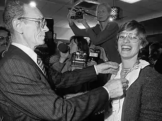 Koert Stek installeert Hanneke Jagersma als burgemeester van Beerta