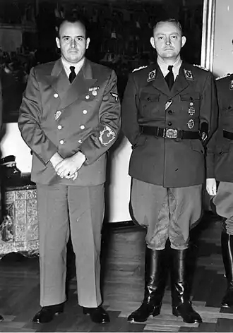 Gouverneur-generaal Hans Frank en de Friedrich Alpers (rechts), juli 1940.