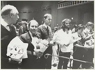 Kox (met bril) tijdens de Hans Kox-dag in 1985