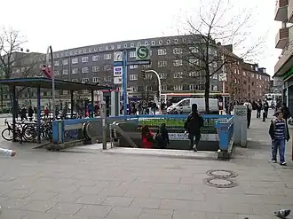 Toegang tot het station (2009)