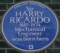 Blue plaque op het geboortehuis van Harry Ricardo.