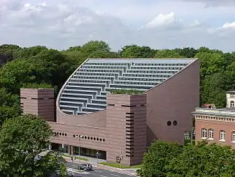 Kantoorgebouw Fa. Harting, Portastraße, ontwerp van de Zwitserse architect Mario Botta