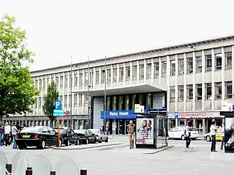 Het station van Hasselt vanaf het Monseigneur Broekxplein.