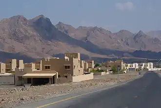 Hatta met Hadjargebergte in de achtergrond