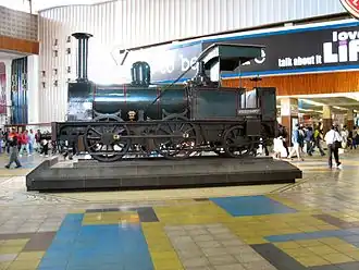 De oudste locomotief in de stationshal van Kaapstad