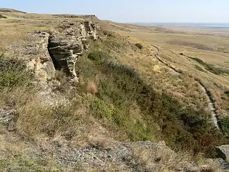 De rotsformatie van de Head-Smashed-In Buffalo Jump