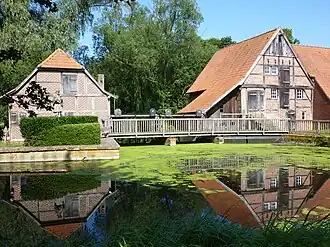 Watermolen in het dorp Nienborg