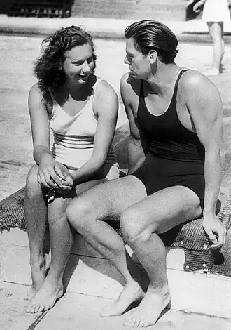 Madison in gesprek met Johnny Weissmuller (1932)