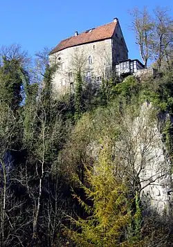 Burg Klusenstein (1353) aan de westoever van de Hönne (gem. Hemer)