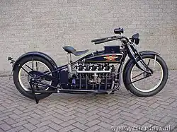 De 1957cc-Henderson DeLuxe Super Six zescilinder uit 1926 is zeer zeldzaam. Mogelijk is dit het enige exemplaar in Europa.