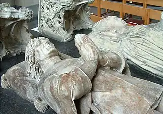 Albasten beelden van Hendrik II van Witthem († 1454) en zijn echtgenote Jacoba van Glimes; Hendrik III liet dit grafmonument voor zijn ouders oprichten in de Sint-Lambertuskerk van Beersel ...