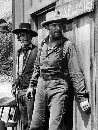 Henry Darrow en John Vernon in The High Chaparral