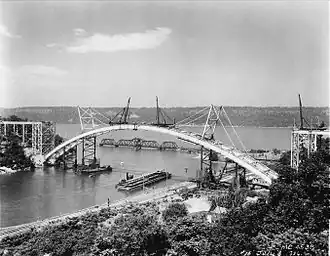 De Henry Hudson Bridge in opbouw