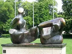 Nr. 6 : Henry Moore: Liegende