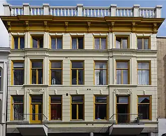 Het pand Herestraat 52 (boven de winkelpui) te Groningen anno 2012