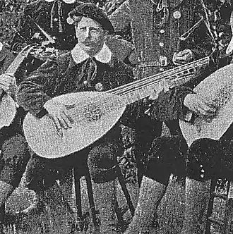 Herman Wirth met zijn aartsluit als lid van de Dietsche Trekvogels, maart 1920