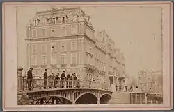 Amstel Hotel met oude brug (1883), eveneens door Pieter Oosterhuis