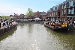 Westkade met horeca (stadscentrum, Haven)