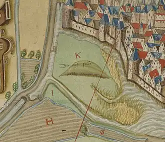 Het kasteeleiland ('K') op een kaart uit 1552. De locatie wordt aangeduid met 'Dat oude slot' (het noorden is aan de onderzijde).