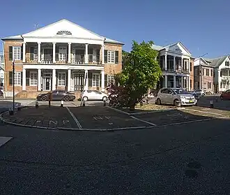 het ministerie in een dubbel pand in Paramaribo