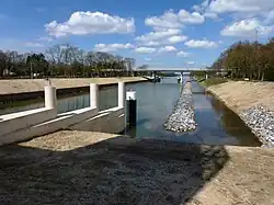 Brug over de Jan J. Ludenlaan (Provinciale weg 271)